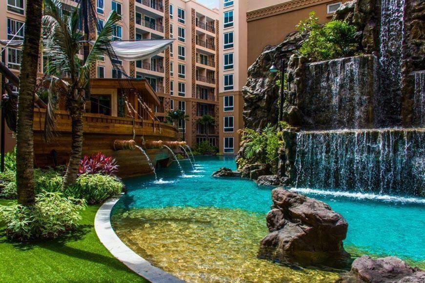Atlantis Condo Resort Jomtien Exterior photo